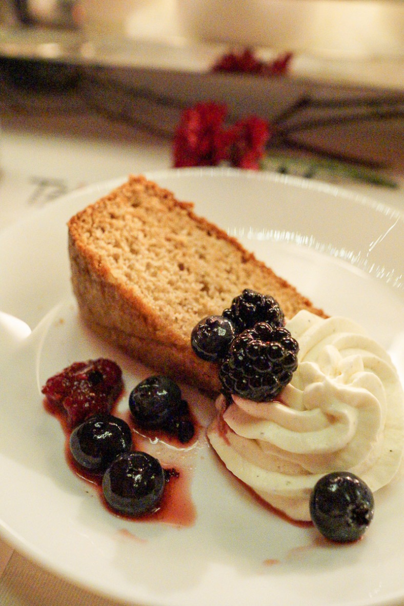 Vignettes Does Dining: Sherry Cake by Tzin